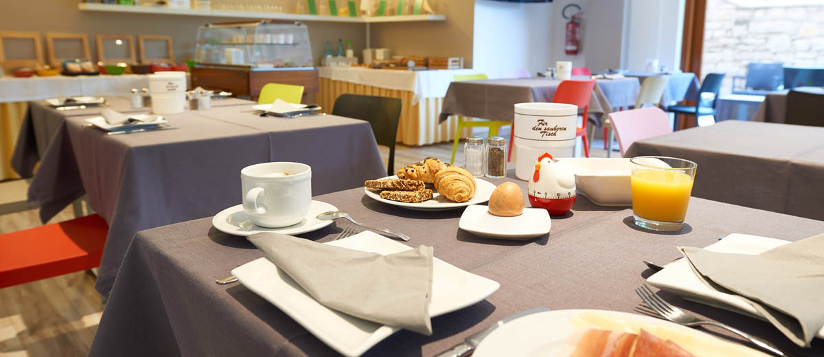 Reichhaltige Frühstück in Malcesine 03